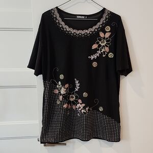 Elegant Black Floral Embroidered Short Sleeve Top